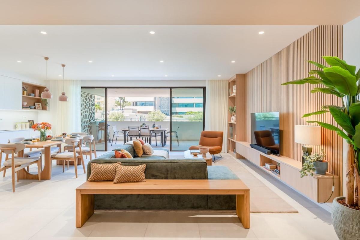 Design - Stylish & Spacious Retreat Apartment *